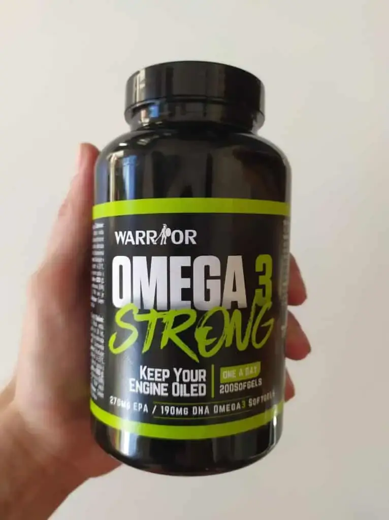 omega 3 strong v ruke